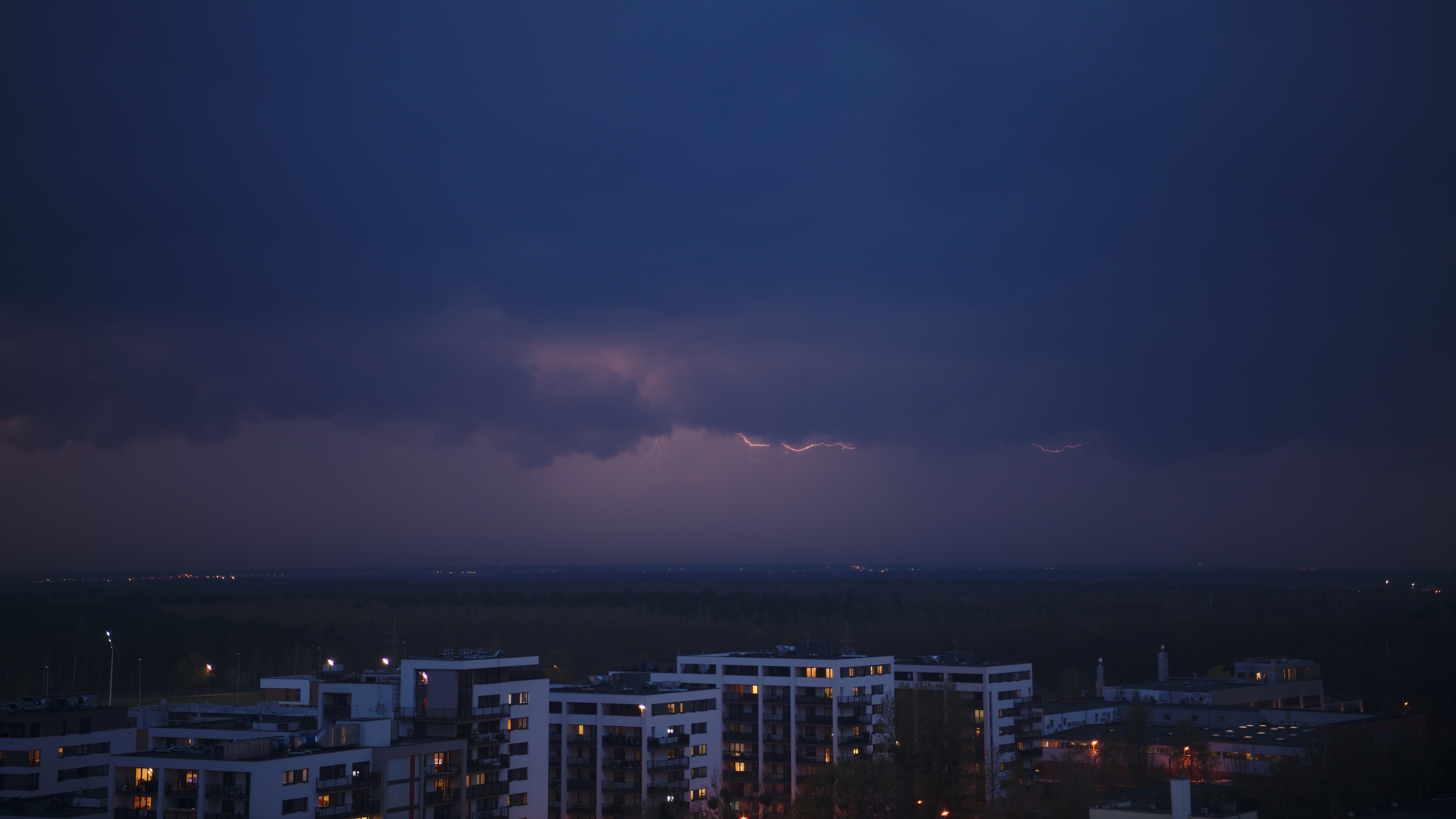 20210429_203015_D850_4235